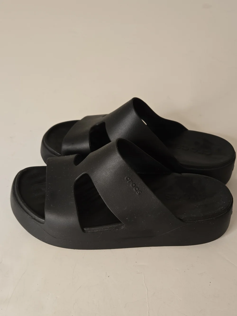CROCS Getaway Black platform H Strap Sandals 9